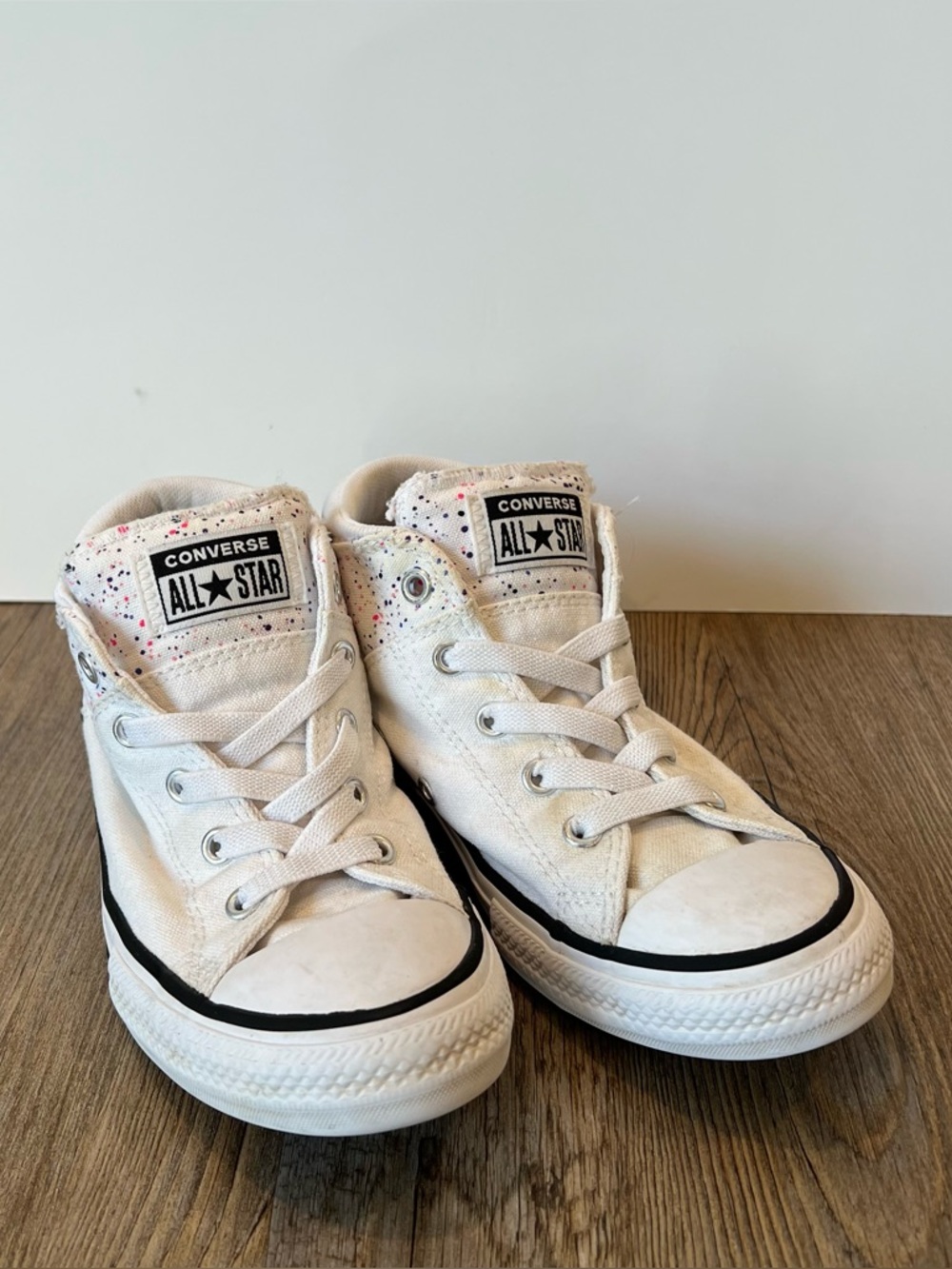 Kids Size 2 Converse White Low Top Sneakers with Black Trim and speckled